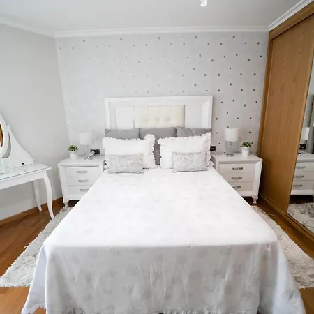 Galihost - Precioso Con Parking En Vilagarcia *
